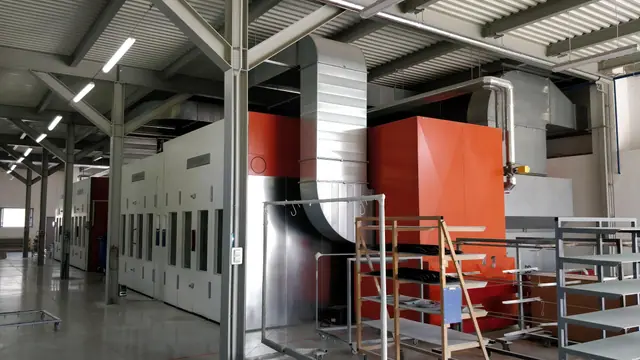 Lakovací boxy a vzduchotechnické potrubí mokré průmyslové lakovny